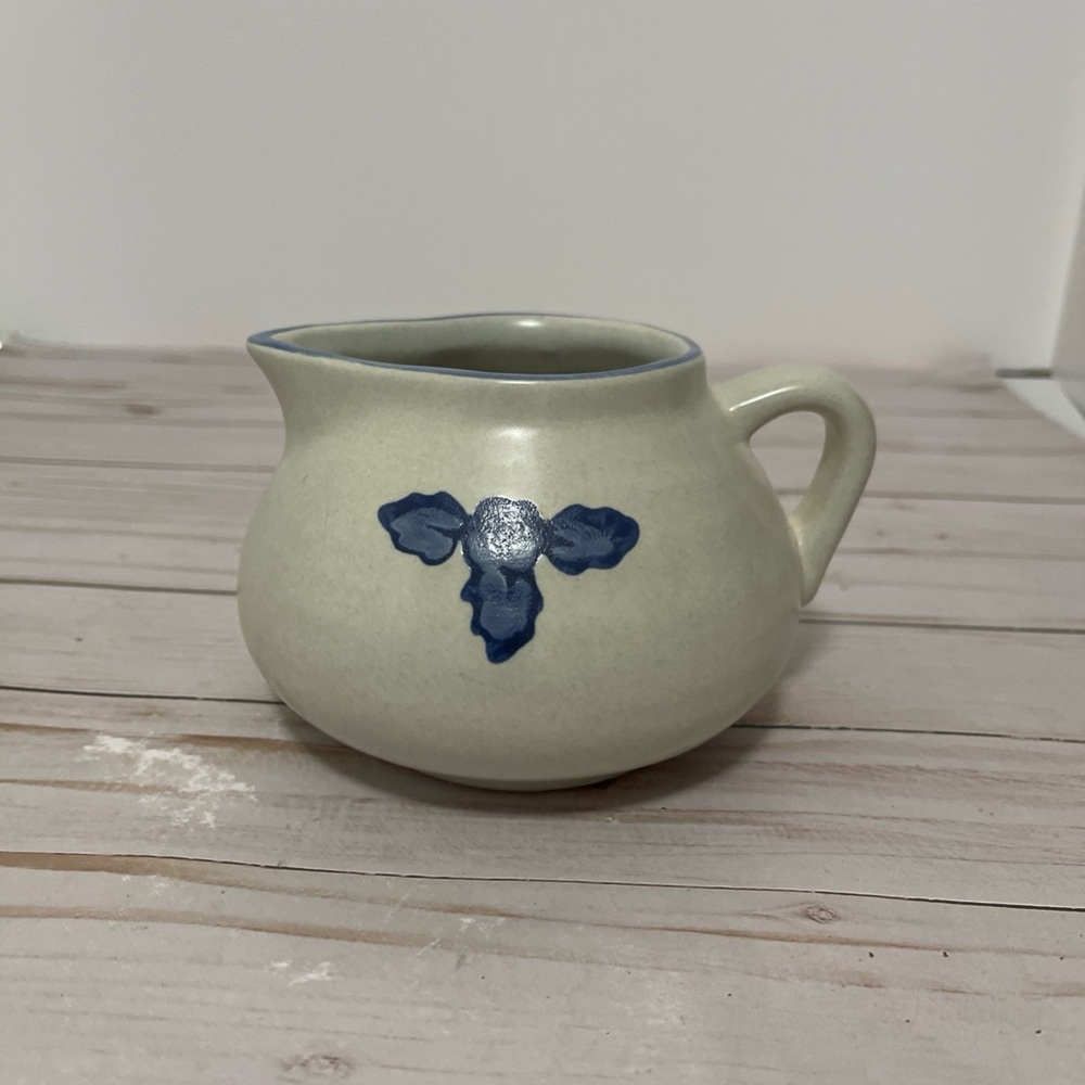 Vintage PFALTZGRAFF YORKTOWNE Stoneware Gravy Boat/Pitcher/Creamer --41AY